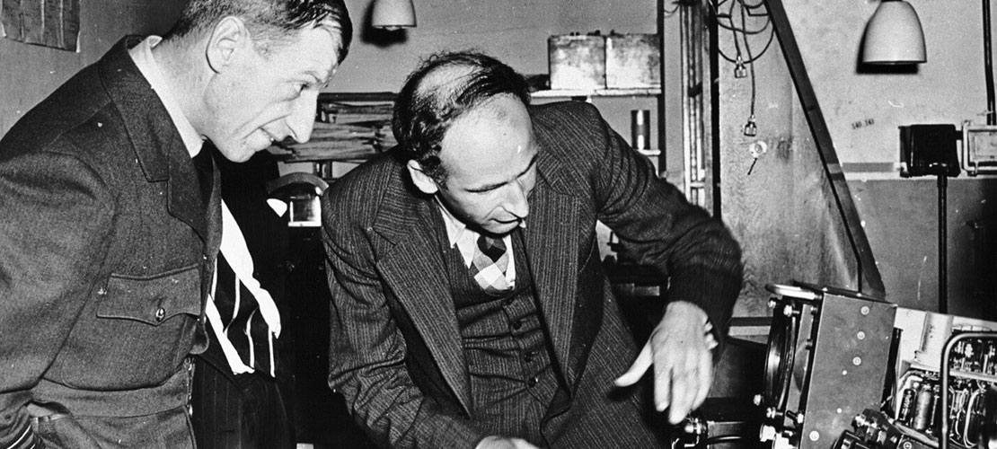 Chief of the Air Staff watching demo of H2S ground illuminating radar given by Prof Lovell in Preston Labs Malvern College 1943