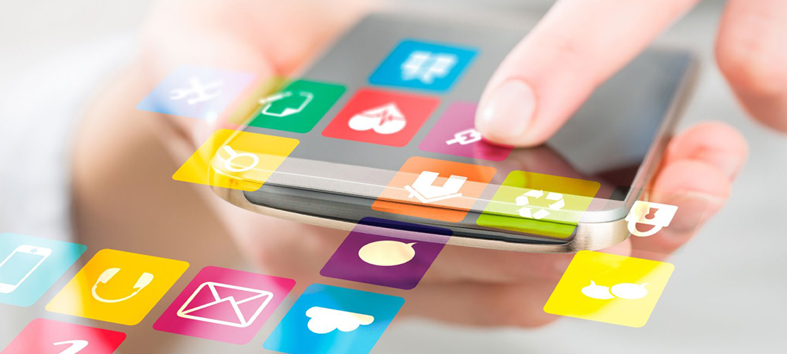 Social Media apps on smartphone to illustrate 2019 WhatsApp hack blog