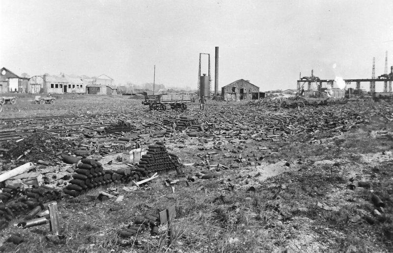 Aftermath of the fire. RA Workshops (now Tank) on left with Gantry Battery on right. Central Office (K17) out of picture to left (P&EE)
